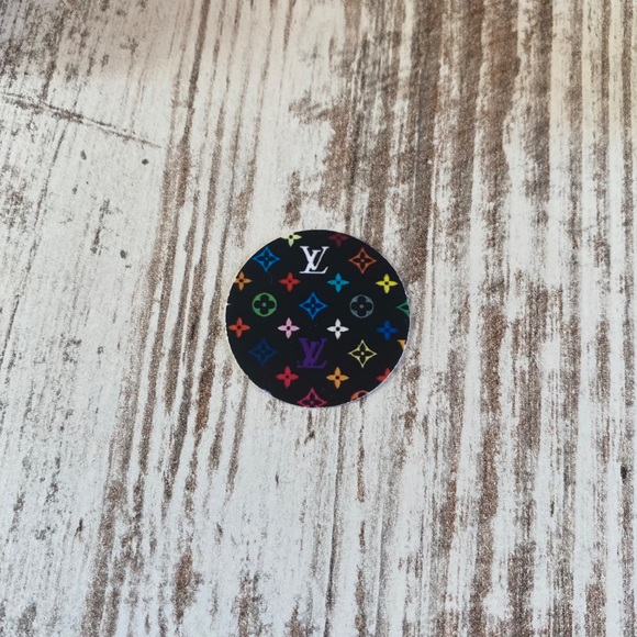 Brand new Louis Vuitton exclusive bundle - Picture 8 of 9